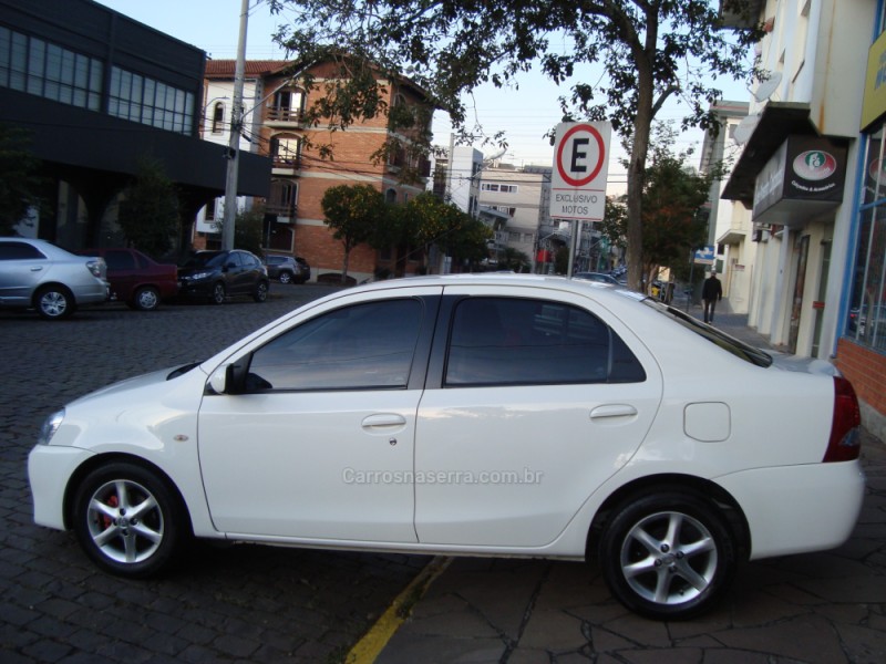 ETIOS 1.5 XLS SEDAN 16V FLEX 4P MANUAL - 2013 - FLORES DA CUNHA