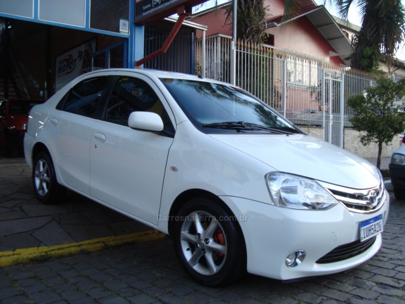 ETIOS 1.5 XLS SEDAN 16V FLEX 4P MANUAL - 2013 - FLORES DA CUNHA