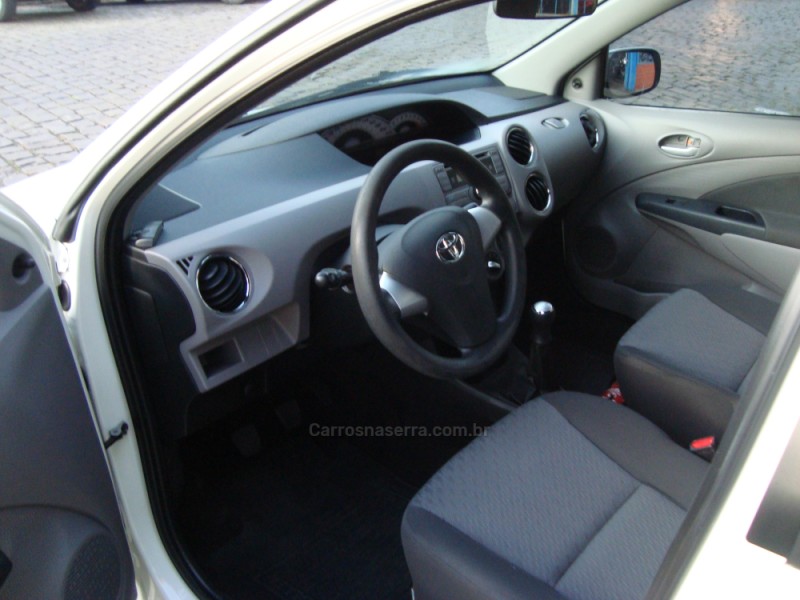 ETIOS 1.5 XLS SEDAN 16V FLEX 4P MANUAL - 2013 - FLORES DA CUNHA