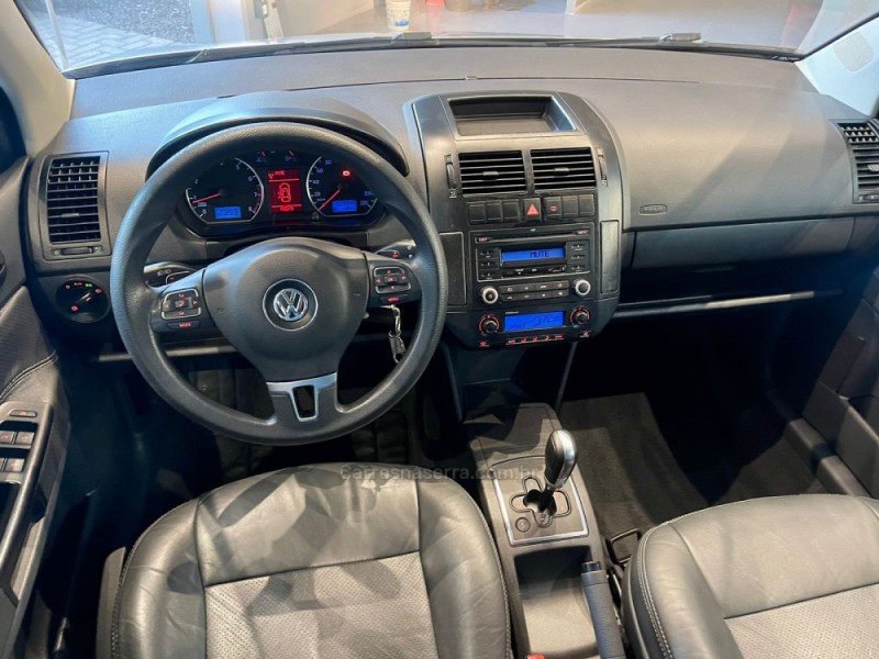 POLO 1.6 MI COMFORTLINE 8V FLEX 4P AUTOMÁTICO - 2011 - ESTâNCIA VELHA