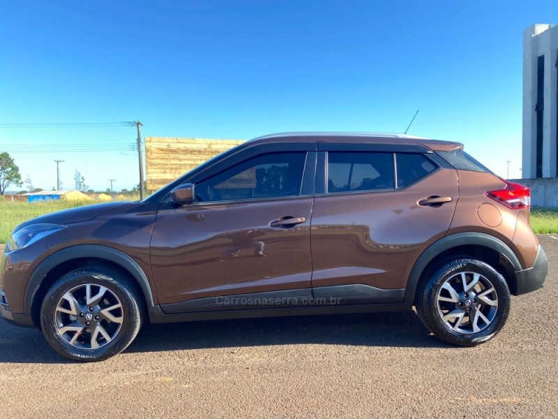 KICKS 1.6 16V FLEX SV 4P XTRONIC - 2018 - PASSO FUNDO