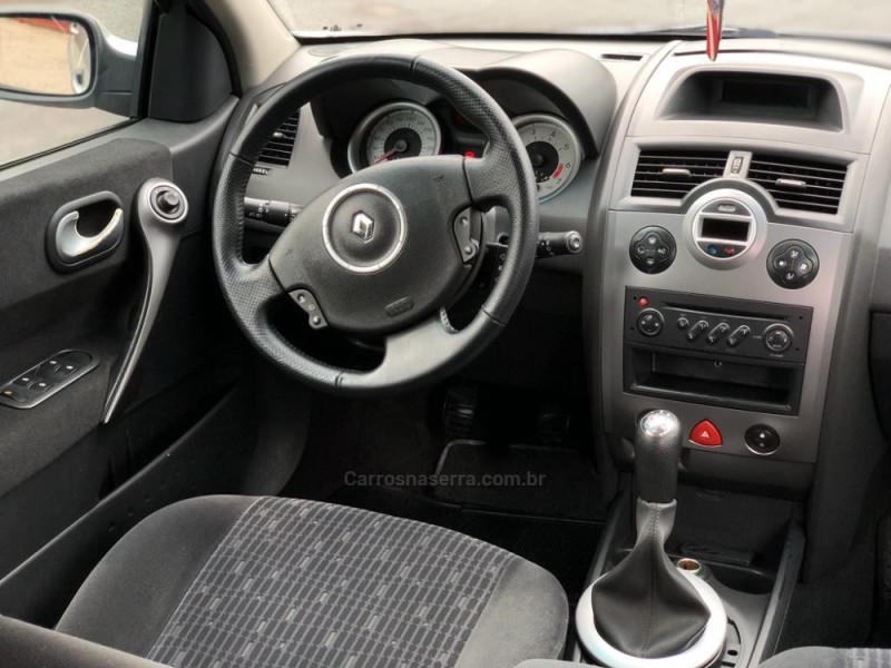 MÉGANE 1.6 DYNAMIQUE GRAND TOUR 16V FLEX 4P MANUAL - 2011 - CANELA