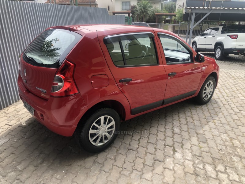 SANDERO 1.0 AUTHENTIQUE 8V FLEX 4P MANUAL - 2011 - CAXIAS DO SUL