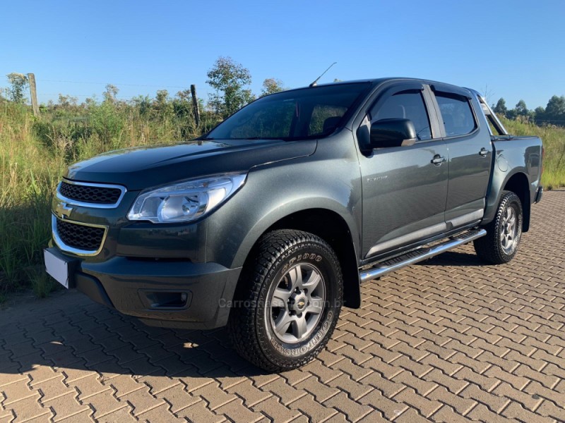 S10 2.4 ADVANTAGE 4X2 CD 8V FLEX 4P MANUAL - 2016 - PORTãO