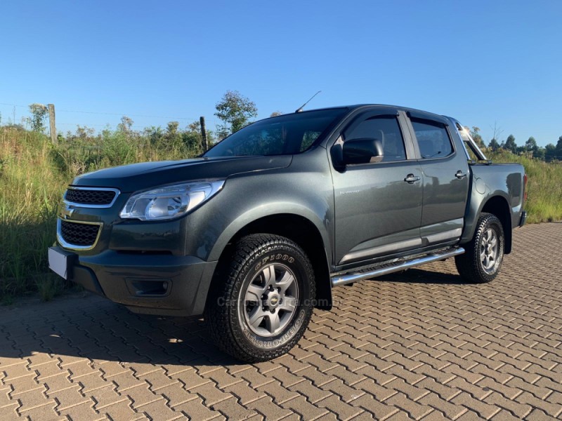 S10 2.4 ADVANTAGE 4X2 CD 8V FLEX 4P MANUAL - 2016 - PORTãO
