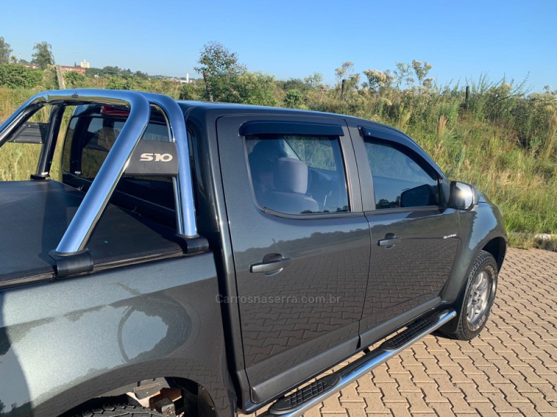 S10 2.4 ADVANTAGE 4X2 CD 8V FLEX 4P MANUAL - 2016 - PORTãO
