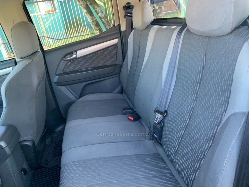 S10 2.4 ADVANTAGE 4X2 CD 8V FLEX 4P MANUAL - 2016 - PORTãO