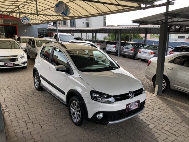 CROSSFOX 1.6 MI FLEX 8V 4P MANUAL - 2014 - BOM PRINCíPIO
