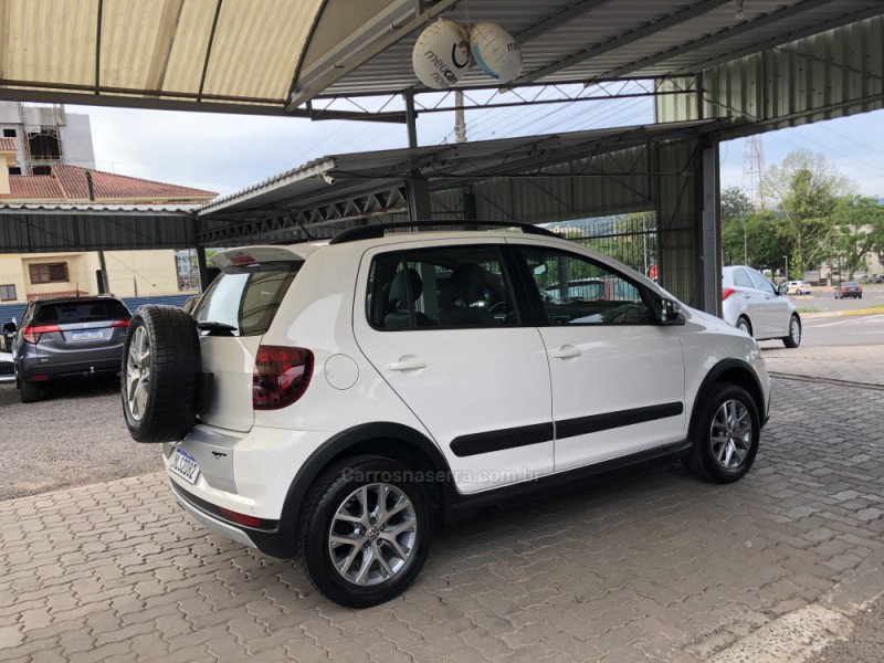 CROSSFOX 1.6 MI FLEX 8V 4P MANUAL - 2014 - BOM PRINCíPIO