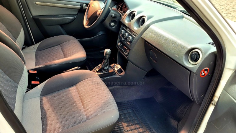 CELTA 1.0 MPFI LT 8V FLEX 4P MANUAL - 2015 - IVOTI
