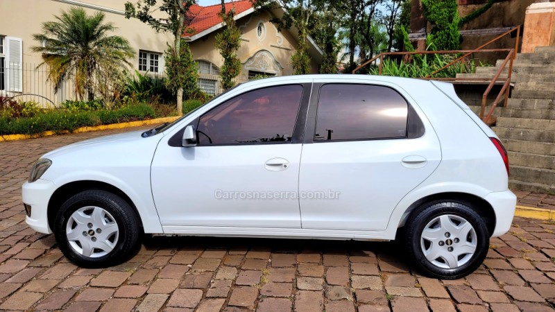 CELTA 1.0 MPFI LT 8V FLEX 4P MANUAL - 2015 - IVOTI