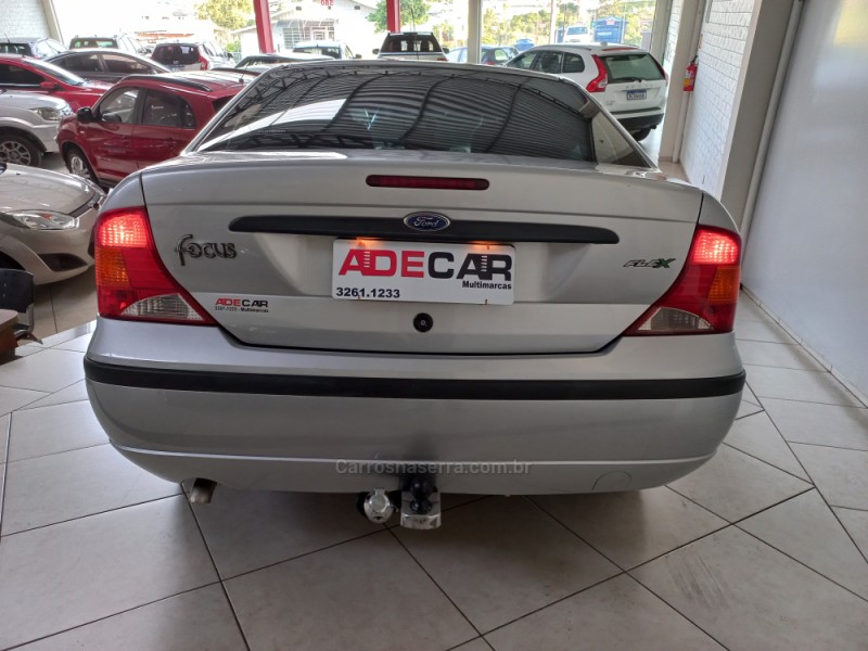 FOCUS 1.6 GLX SEDAN 8V FLEX 4P MANUAL - 2008 - FARROUPILHA
