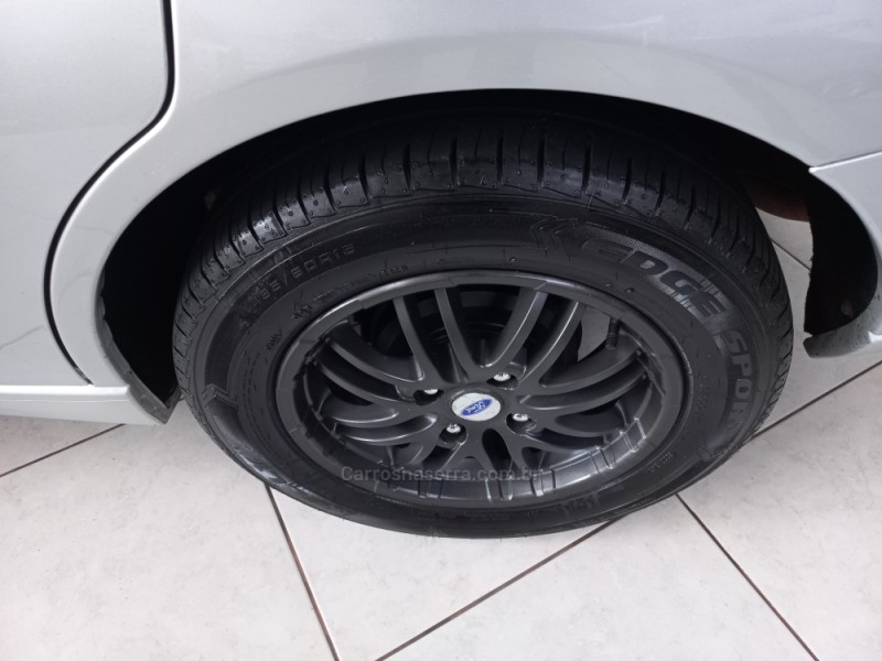 FOCUS 1.6 GLX SEDAN 8V FLEX 4P MANUAL - 2008 - FARROUPILHA
