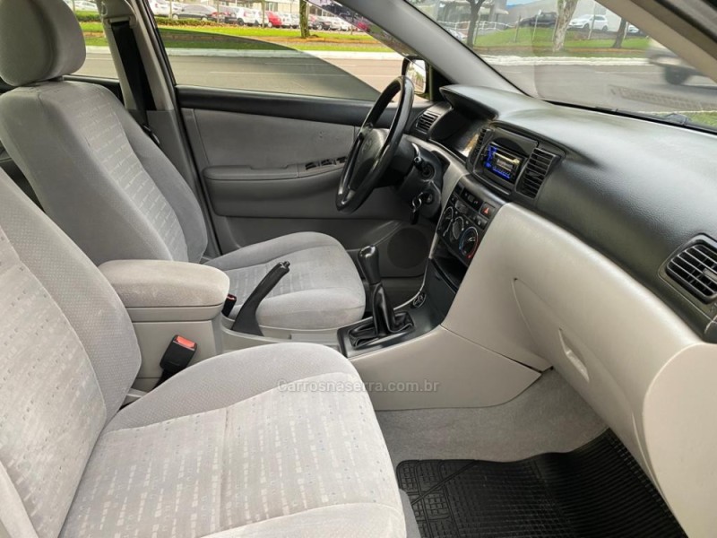 COROLLA 1.6 XLI 16V GASOLINA 4P MANUAL - 2004 - DOIS IRMãOS