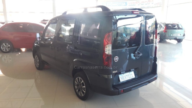 DOBLÓ 1.8 MPI HLX 8V FLEX 4P MANUAL - 2011 - NOVA PETRóPOLIS