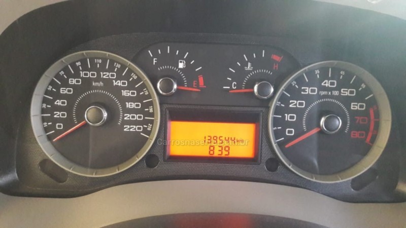 DOBLÓ 1.8 MPI HLX 8V FLEX 4P MANUAL - 2011 - NOVA PETRóPOLIS