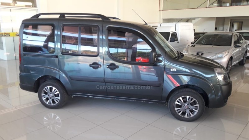 DOBLÓ 1.8 MPI HLX 8V FLEX 4P MANUAL - 2011 - NOVA PETRóPOLIS