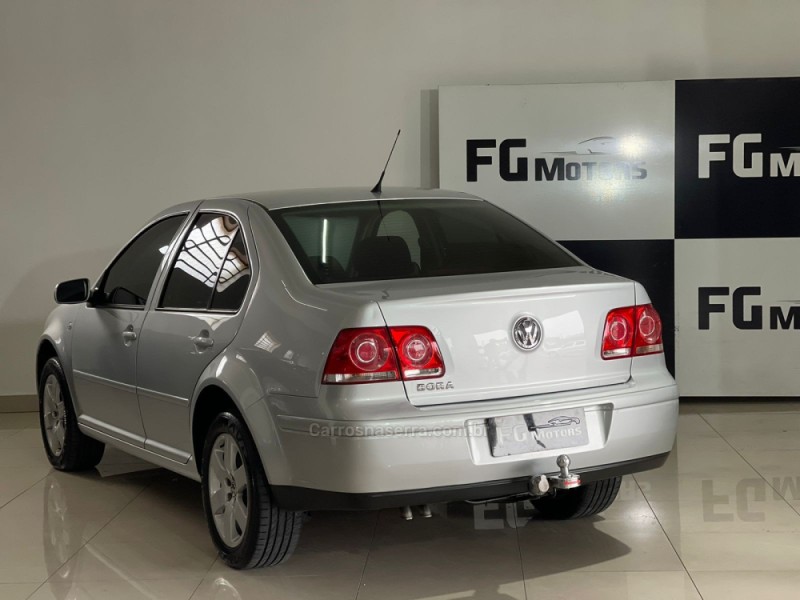 BORA 2.0 MI 8V GASOLINA 4P MANUAL - 2010 - NOVO HAMBURGO