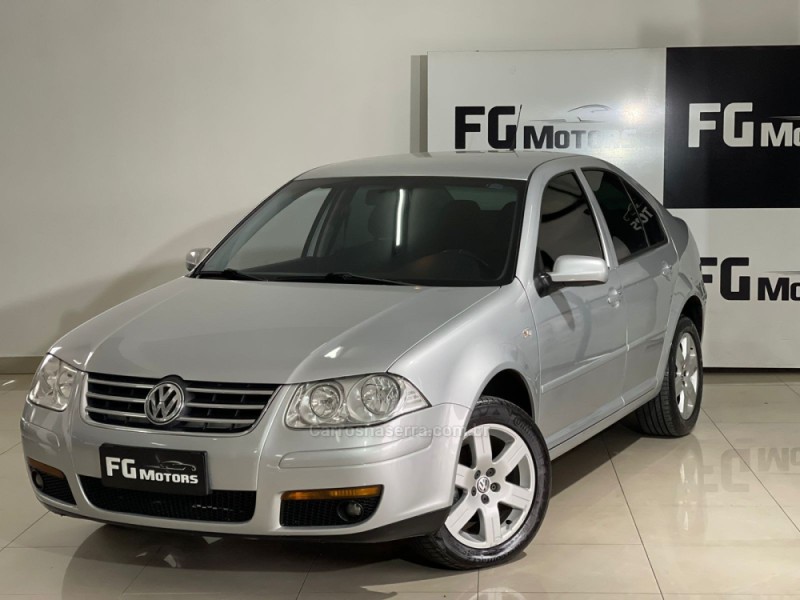 BORA 2.0 MI 8V GASOLINA 4P MANUAL - 2010 - NOVO HAMBURGO