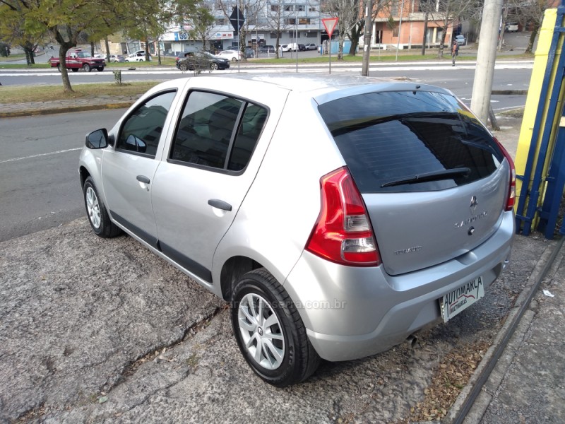 SANDERO 1.0 EXPRESSION 16V FLEX 4P MANUAL - 2013 - CAXIAS DO SUL
