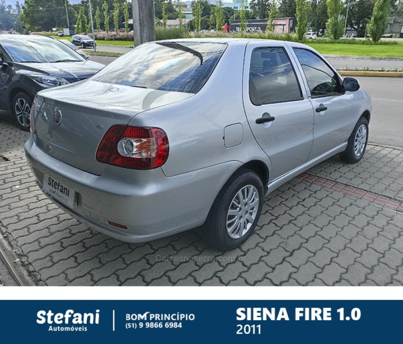 SIENA 1.0 MPI FIRE CELEBRATION 8V FLEX 4P MANUAL - 2011 - BOM PRINCíPIO