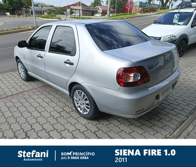 SIENA 1.0 MPI FIRE CELEBRATION 8V FLEX 4P MANUAL - 2011 - BOM PRINCíPIO