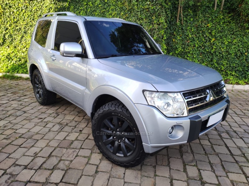 PAJERO FULL 3.8 HPE 4X4 V6 24V GASOLINA 2P AUTOMÁTICO