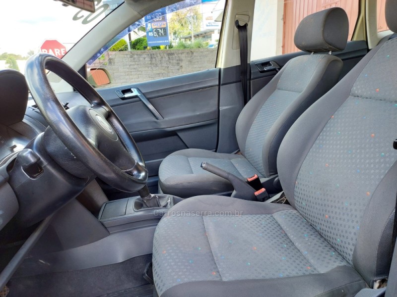 POLO 1.6 MI PLUS 8V GASOLINA 4P MANUAL - 2003 - VERANóPOLIS