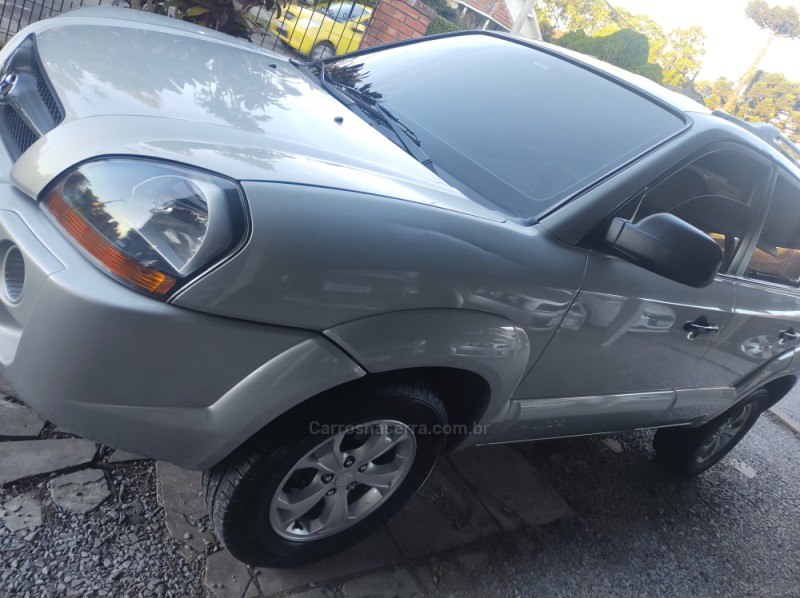 TUCSON 2.0 MPFI GL 16V 142CV 2WD GASOLINA 4P MANUAL - 2012 - GRAMADO