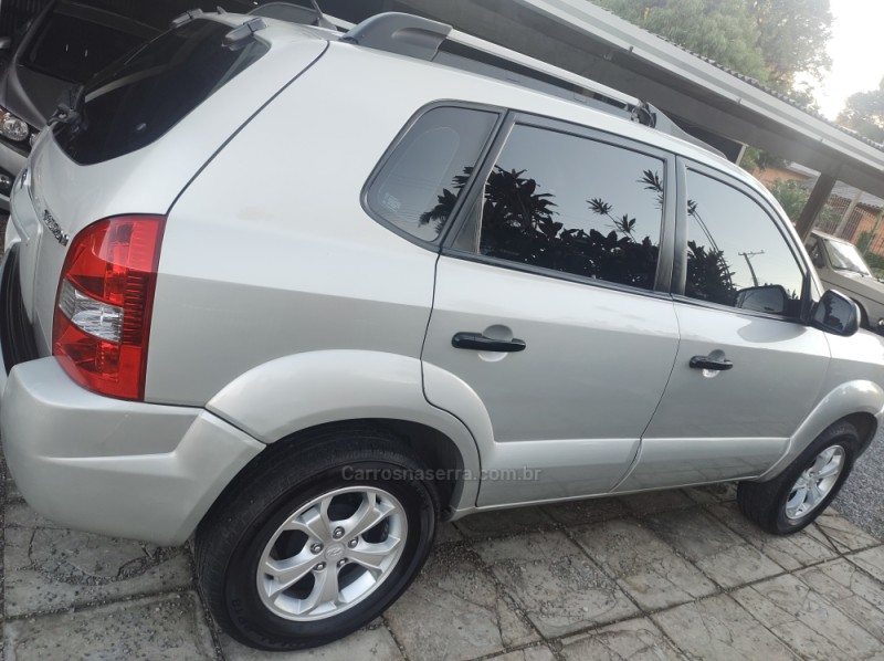 TUCSON 2.0 MPFI GL 16V 142CV 2WD GASOLINA 4P MANUAL - 2012 - GRAMADO