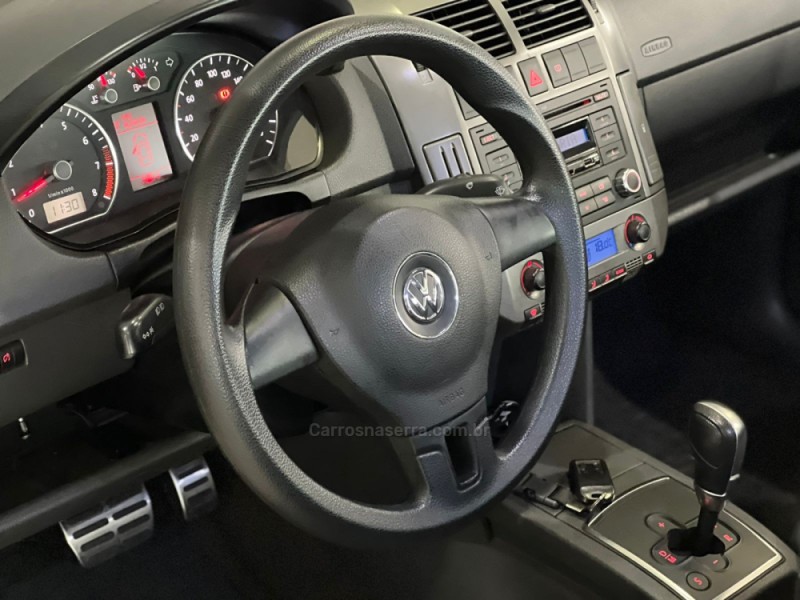 POLO SEDAN 1.6 MI COMFORTLINE 8V FLEX 4P AUTOMATIZADO - 2013 - DOIS IRMãOS