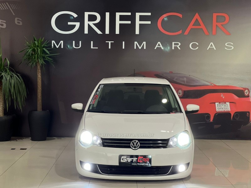 POLO SEDAN 1.6 MI COMFORTLINE 8V FLEX 4P AUTOMATIZADO - 2013 - DOIS IRMãOS