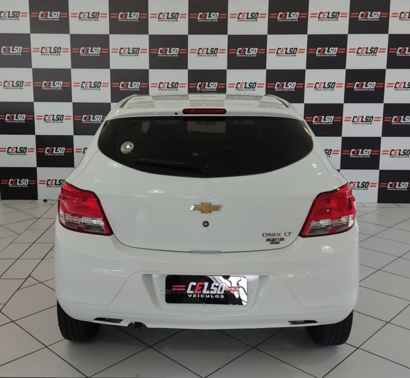 ONIX 1.0 LT PLUS 8V FLEX 4P MANUAL - 2016 - DOIS IRMãOS