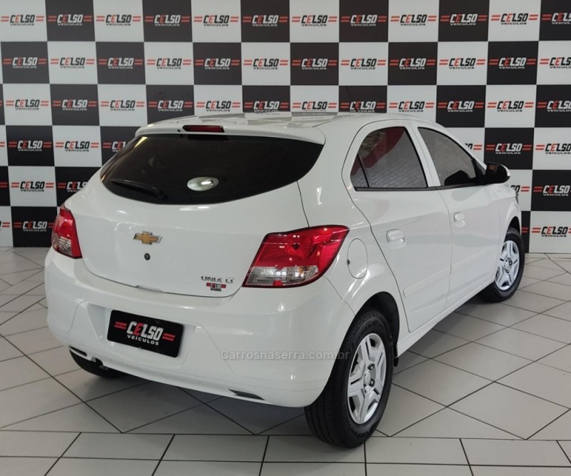 ONIX 1.0 LT PLUS 8V FLEX 4P MANUAL - 2016 - DOIS IRMãOS