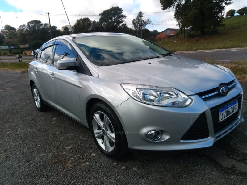 FOCUS 2.0 FC 16V GASOLINA 4P AUTOMÁTICO - 2014 - FARROUPILHA
