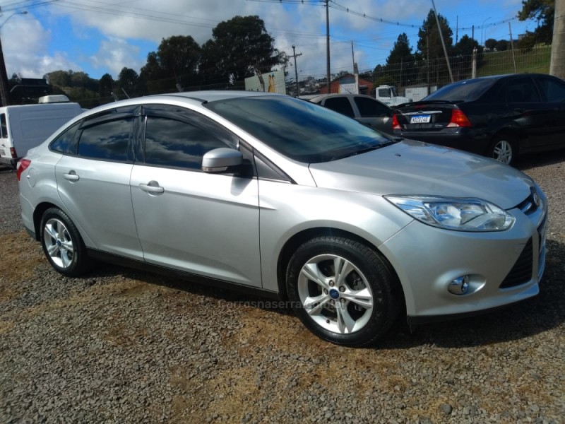 FOCUS 2.0 FC 16V GASOLINA 4P AUTOMÁTICO - 2014 - FARROUPILHA