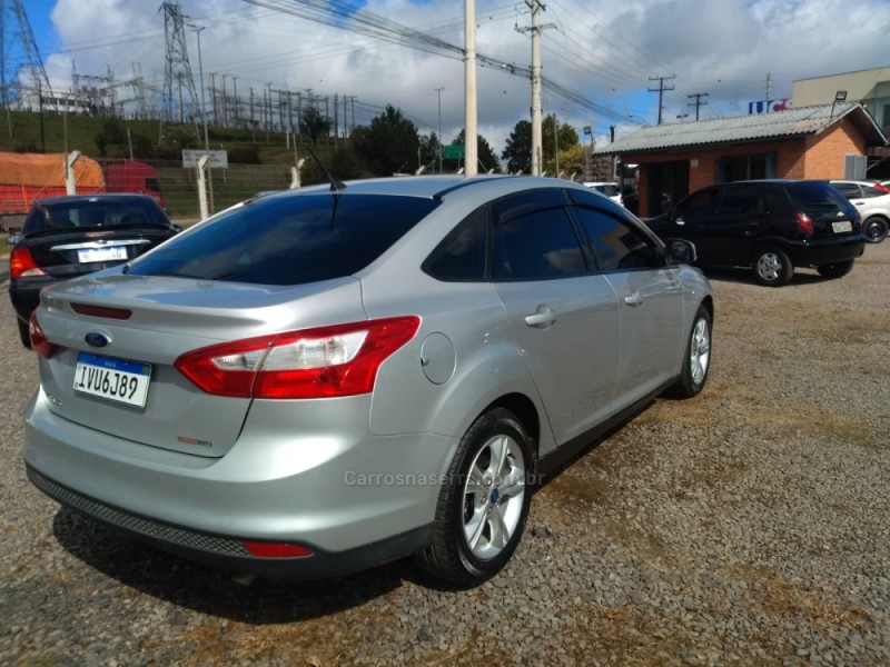 FOCUS 2.0 FC 16V GASOLINA 4P AUTOMÁTICO - 2014 - FARROUPILHA