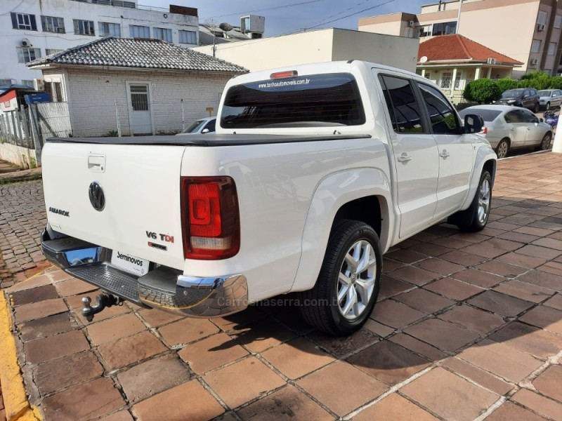 AMAROK 3.0 V6 TDI HIGHLINE CD DIESEL 4MOTION AUTOMÁTICO - 2018 - LAJEADO