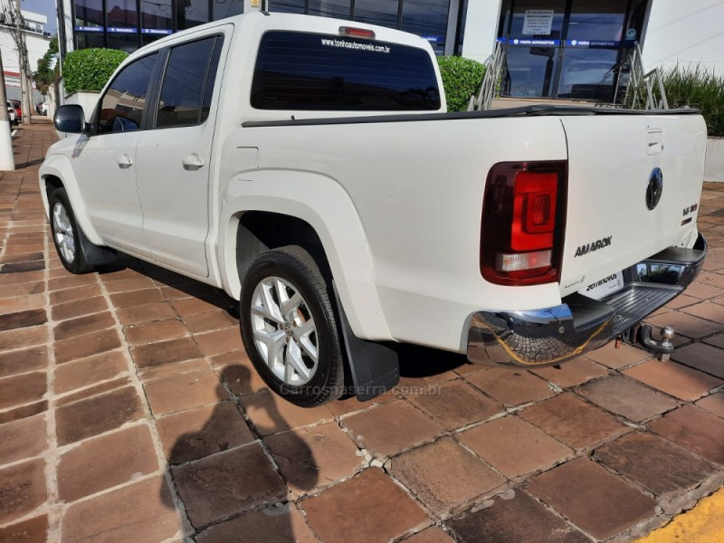 AMAROK 3.0 V6 TDI HIGHLINE CD DIESEL 4MOTION AUTOMÁTICO - 2018 - LAJEADO