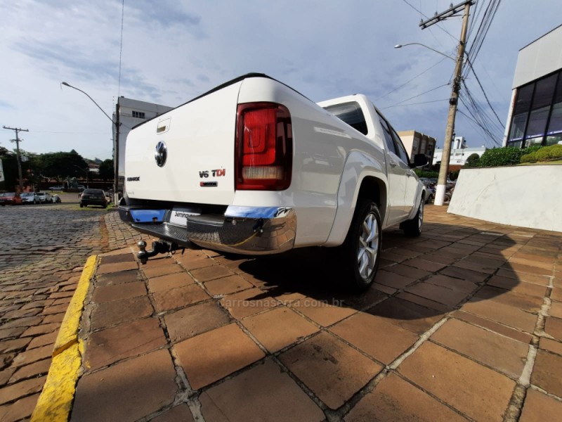 AMAROK 3.0 V6 TDI HIGHLINE CD DIESEL 4MOTION AUTOMÁTICO - 2018 - LAJEADO