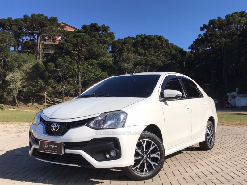 ETIOS 1.5 PLATINUM SEDAN 16V FLEX 4P AUTOMÁTICO