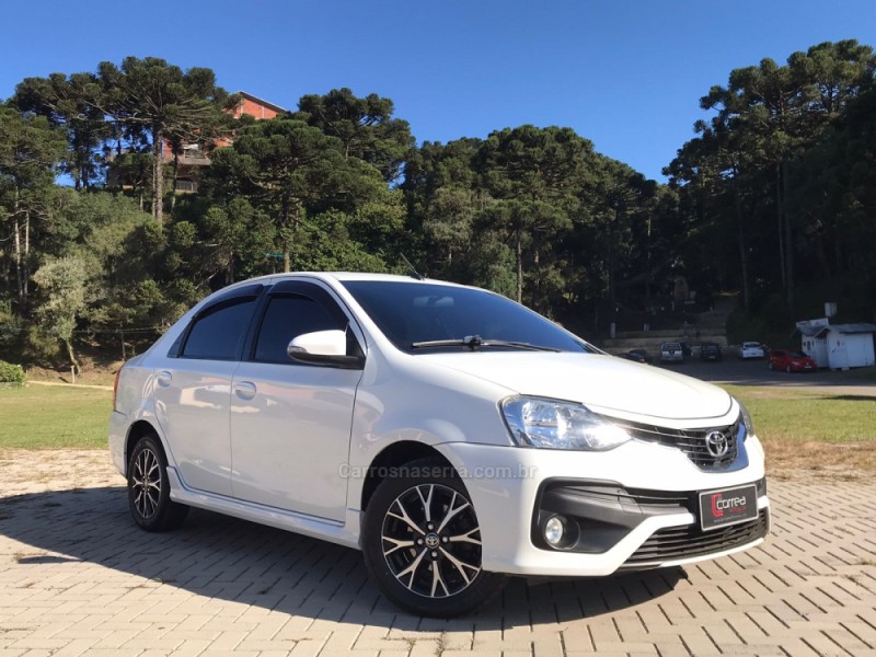 ETIOS 1.5 PLATINUM SEDAN 16V FLEX 4P AUTOMÁTICO - 2018 - CANELA