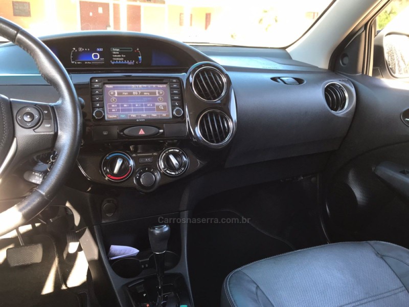 ETIOS 1.5 PLATINUM SEDAN 16V FLEX 4P AUTOMÁTICO - 2018 - CANELA