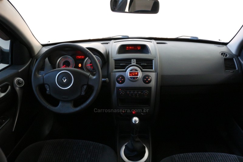 MÉGANE 1.6 DYNAMIQUE GRAND TOUR 16V FLEX 4P MANUAL - 2012 - TAQUARA