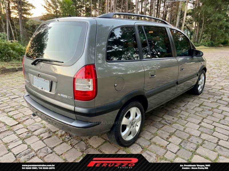 ZAFIRA 2.0 MPFI CD 8V GASOLINA 4P MANUAL - 2004 - NOVA PRATA