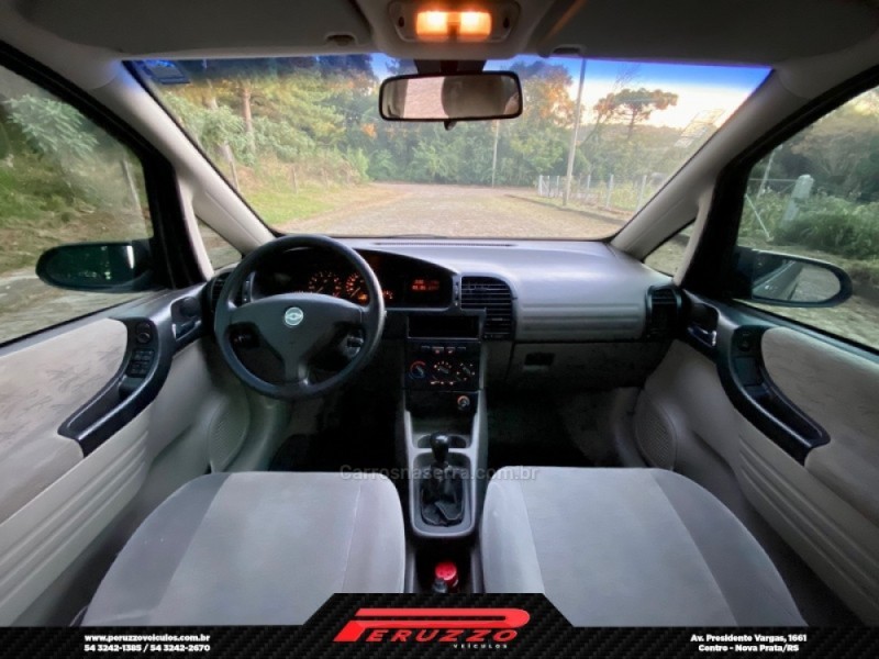ZAFIRA 2.0 MPFI CD 8V GASOLINA 4P MANUAL - 2004 - NOVA PRATA