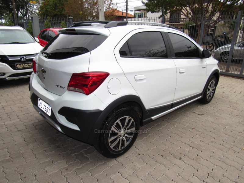 ONIX 1.4 MPFI ACTIV 8V FLEX 4P MANUAL - 2017 - BENTO GONçALVES
