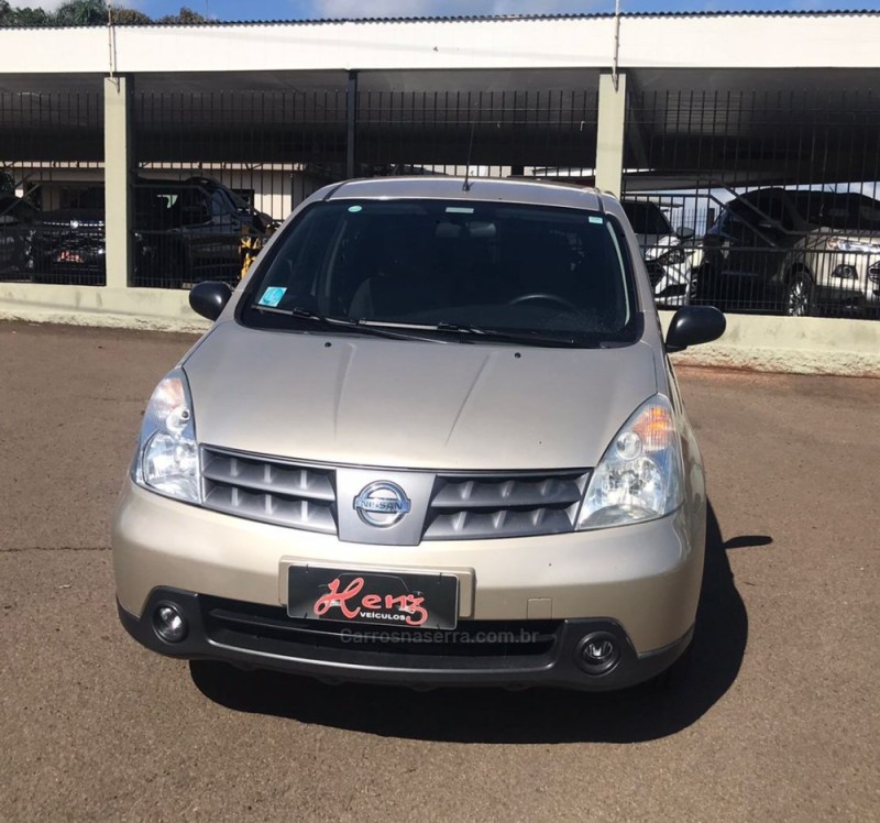livina 1.8 16v flex 4p automatico 2010 bom principio