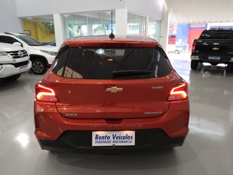 ONIX  1.0	PREMIER PLUS 12V TURBO FLEX 4P AUTOMÁTICO - 2020 - BENTO GONçALVES