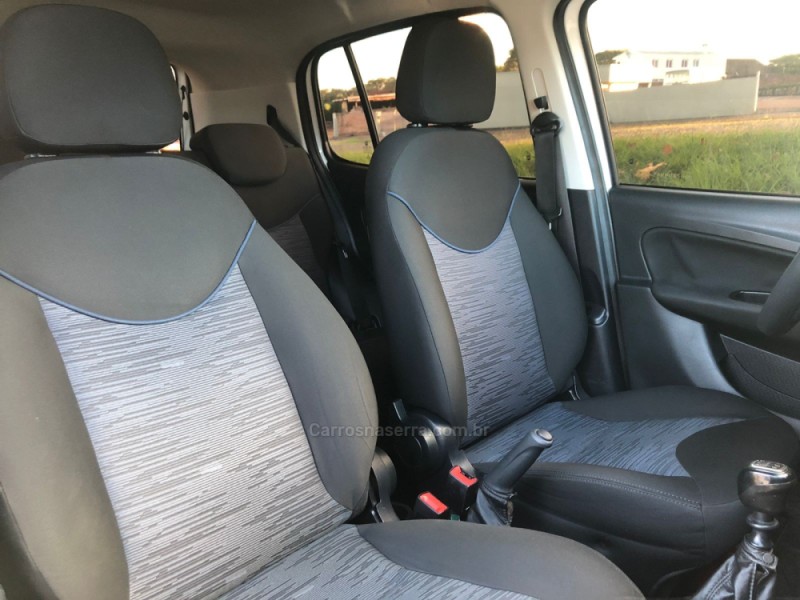 UNO 1.0 EVO ATTRACTIVE 8V FLEX 4P MANUAL - 2016 - DOIS IRMãOS
